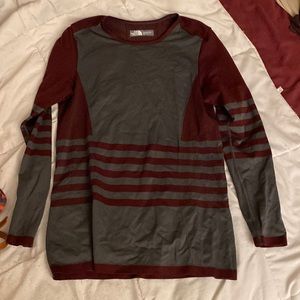 North face grey and burgundy long sleeve top